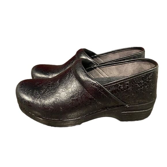 Dansko Pro XP Black Floral Tooled Nursing Clogs - Picture 11 of 17